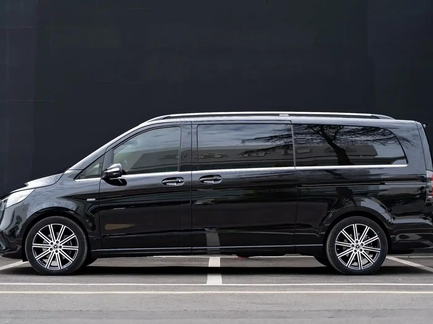 2024 Mercedes-Benz V-Class V 300 L Long Wheelbase Premium Edition — миниатюра 6