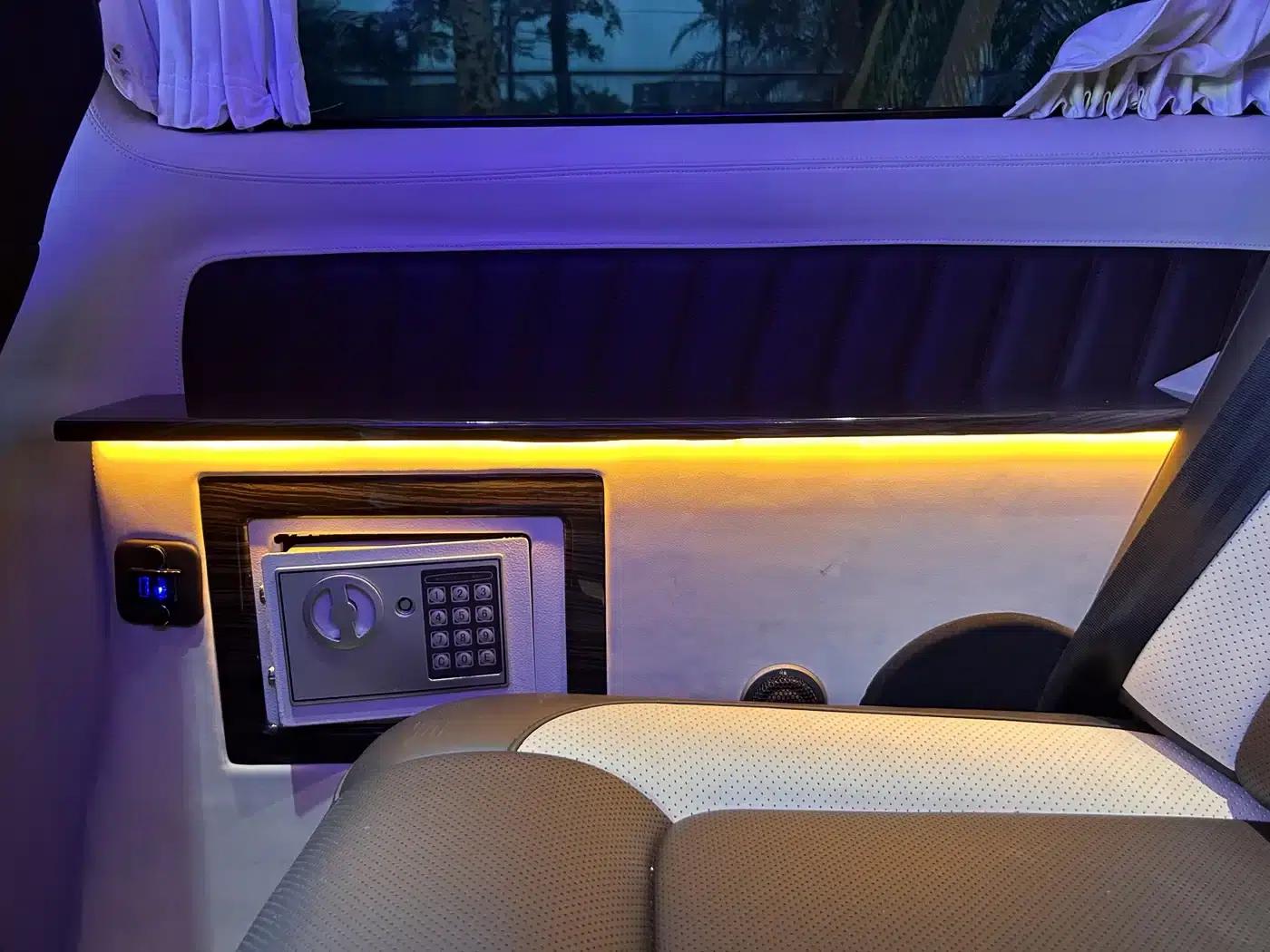 Mercedes-Benz V-Class (Imported) 2016 2.0T Automatic — миниатюра 12