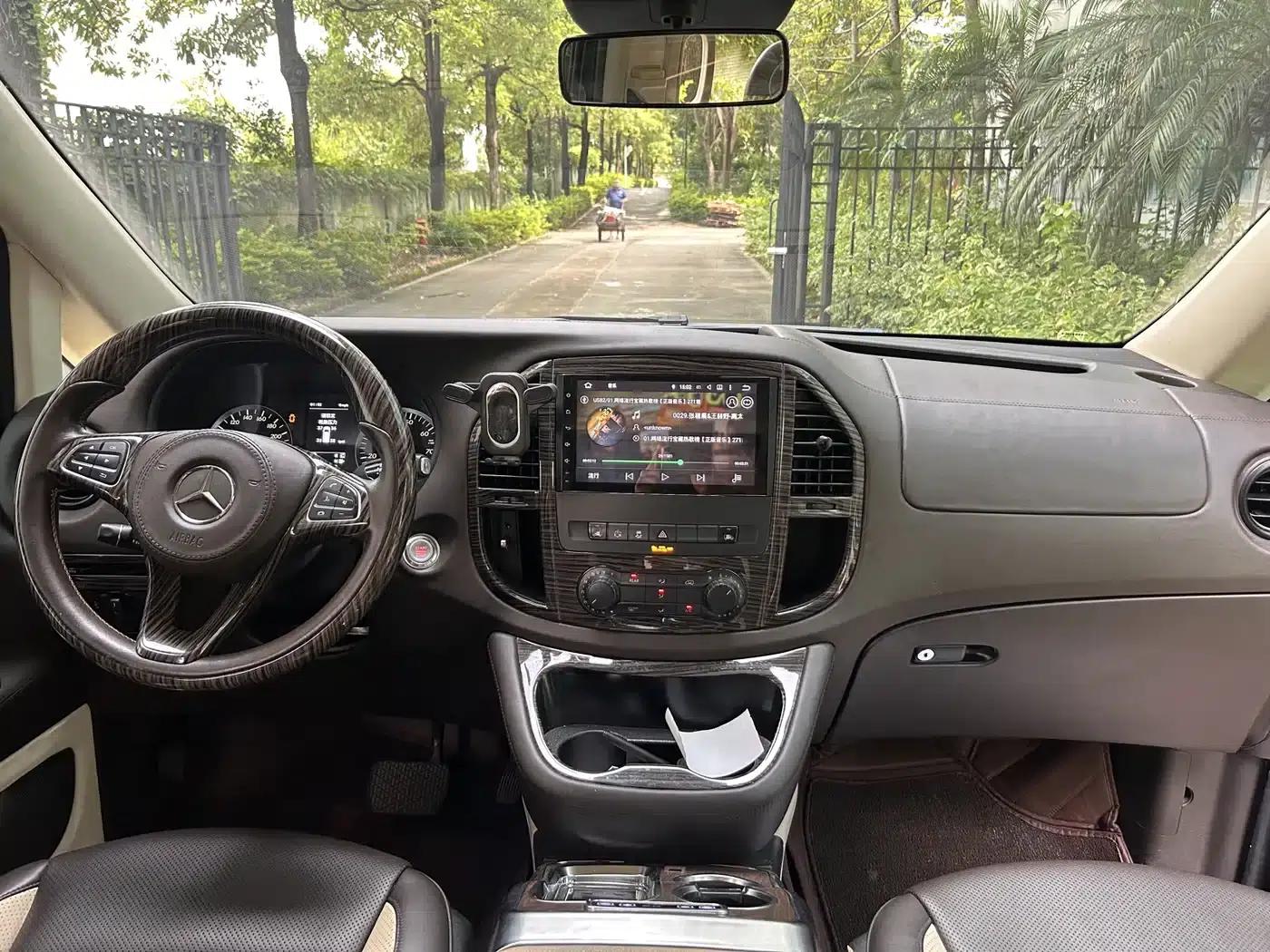 Mercedes-Benz V-Class (Imported) 2016 2.0T Automatic — миниатюра 15