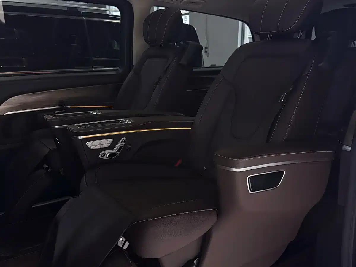 Mercedes-Benz V-Class 2022 V 260 L Long Wheelbase Luxury Edition — миниатюра 11