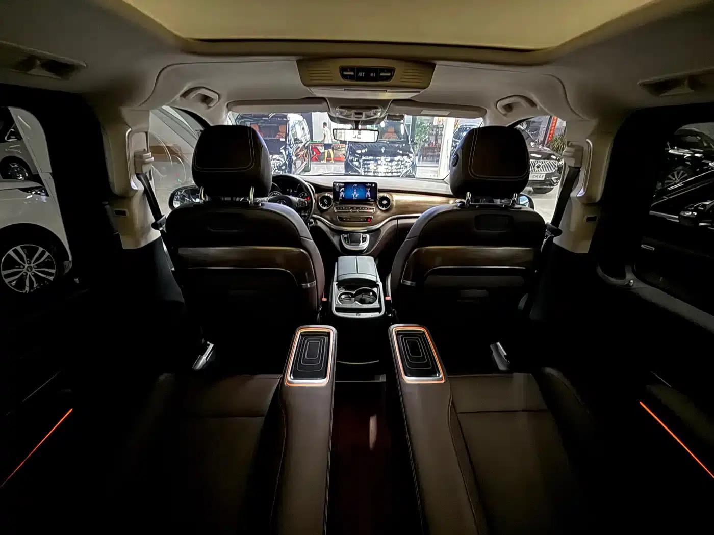 Mercedes-Benz V-Class 2022 V 260 L Long Wheelbase Luxury Edition — миниатюра 8
