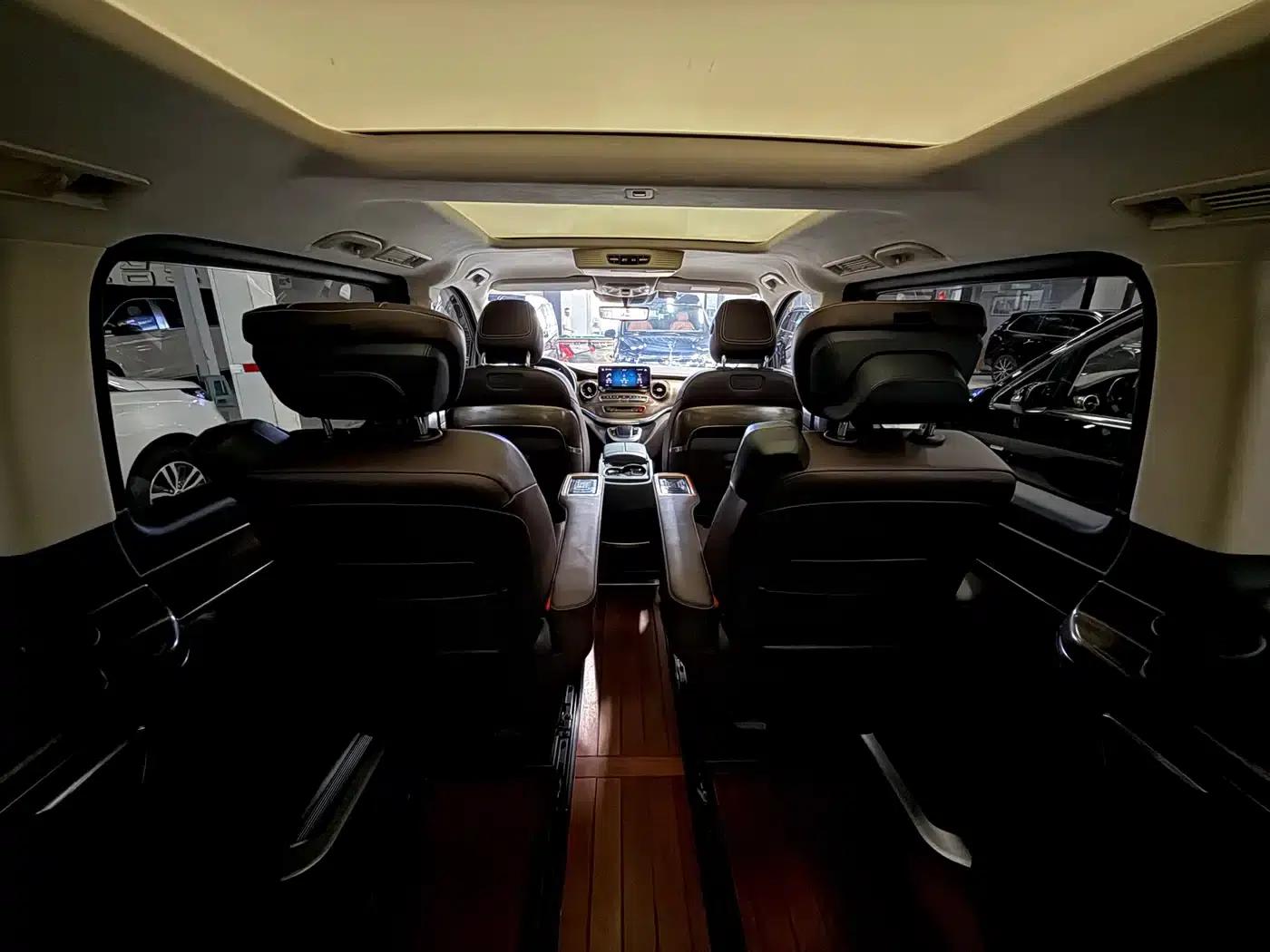 Mercedes-Benz V-Class 2022 V 260 L Long Wheelbase Luxury Edition — миниатюра 9