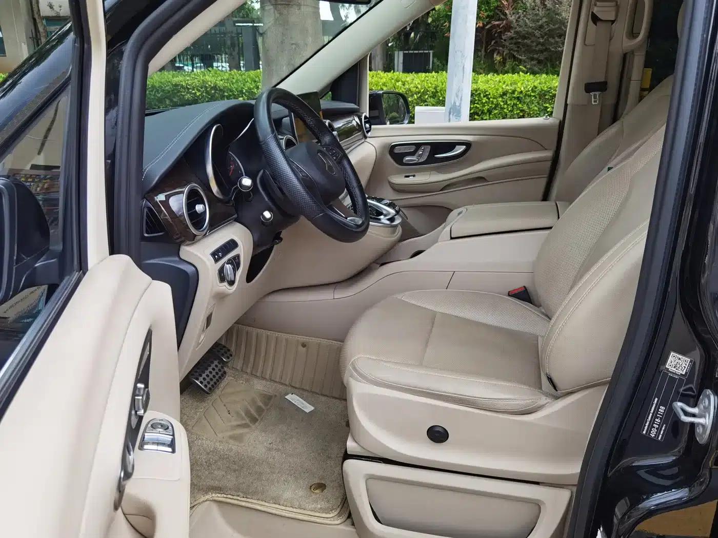 Mercedes-Benz V-Class 2018 V 260 L Premium Extended Edition (China VI Emission Standard) — миниатюра 4