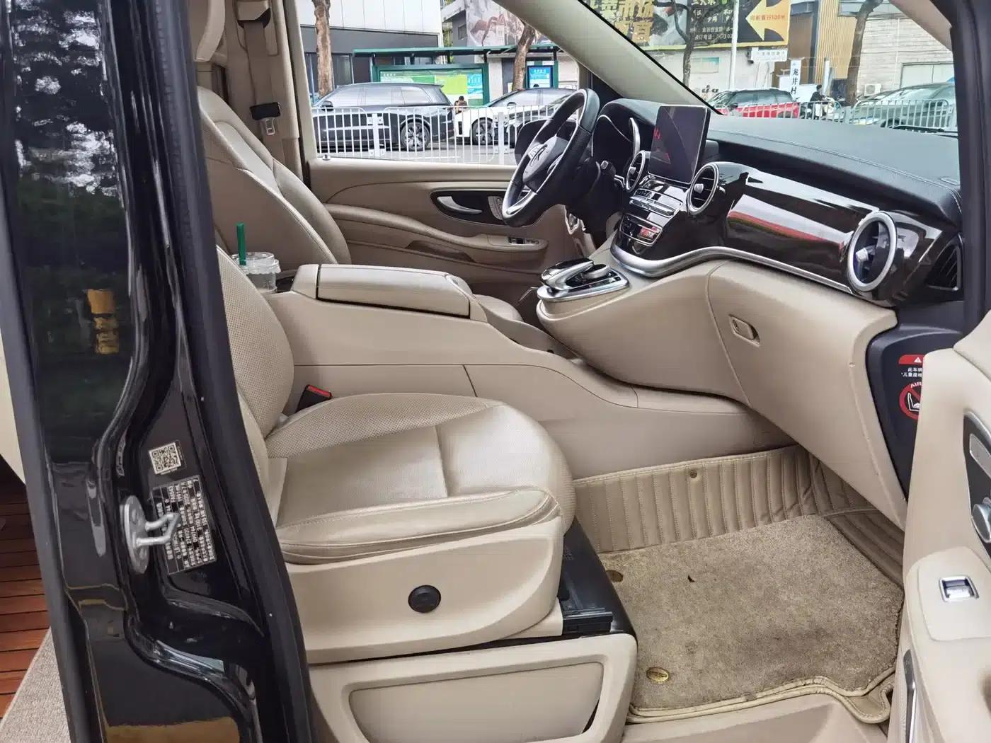 Mercedes-Benz V-Class 2018 V 260 L Premium Extended Edition (China VI Emission Standard) — миниатюра 6