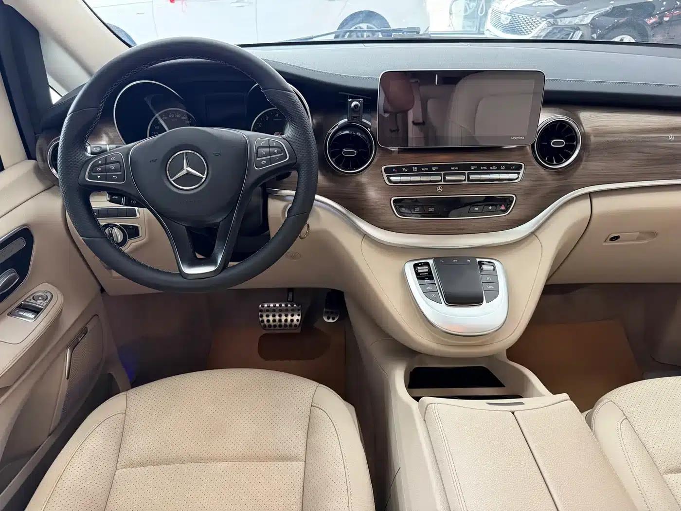 Mercedes-Benz V-Class 2020 V 260 L Long Wheelbase Luxury Edition — миниатюра 17
