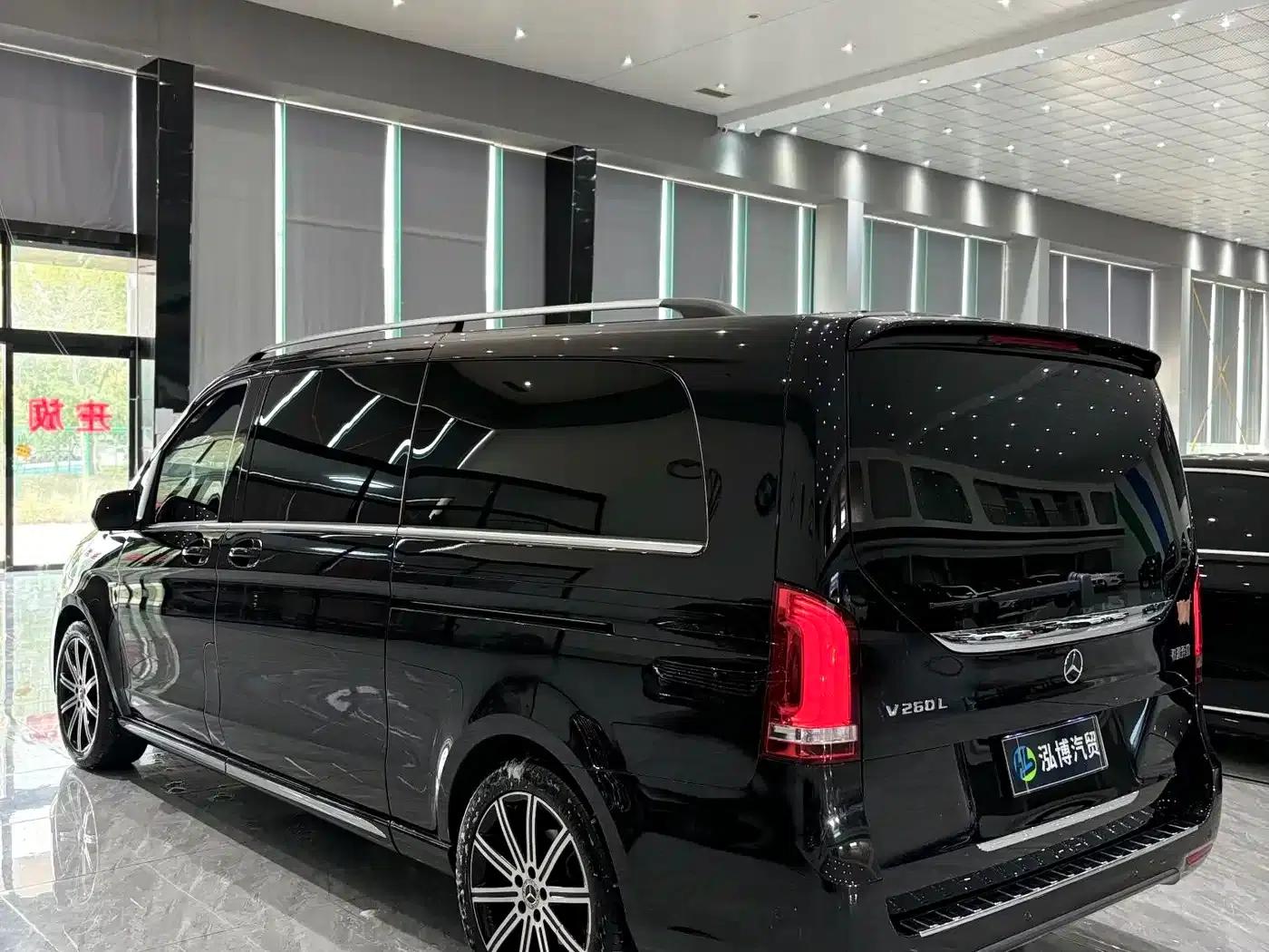 Mercedes-Benz V-Class 2022 V 260 L Long Wheelbase Luxury Edition — миниатюра 11