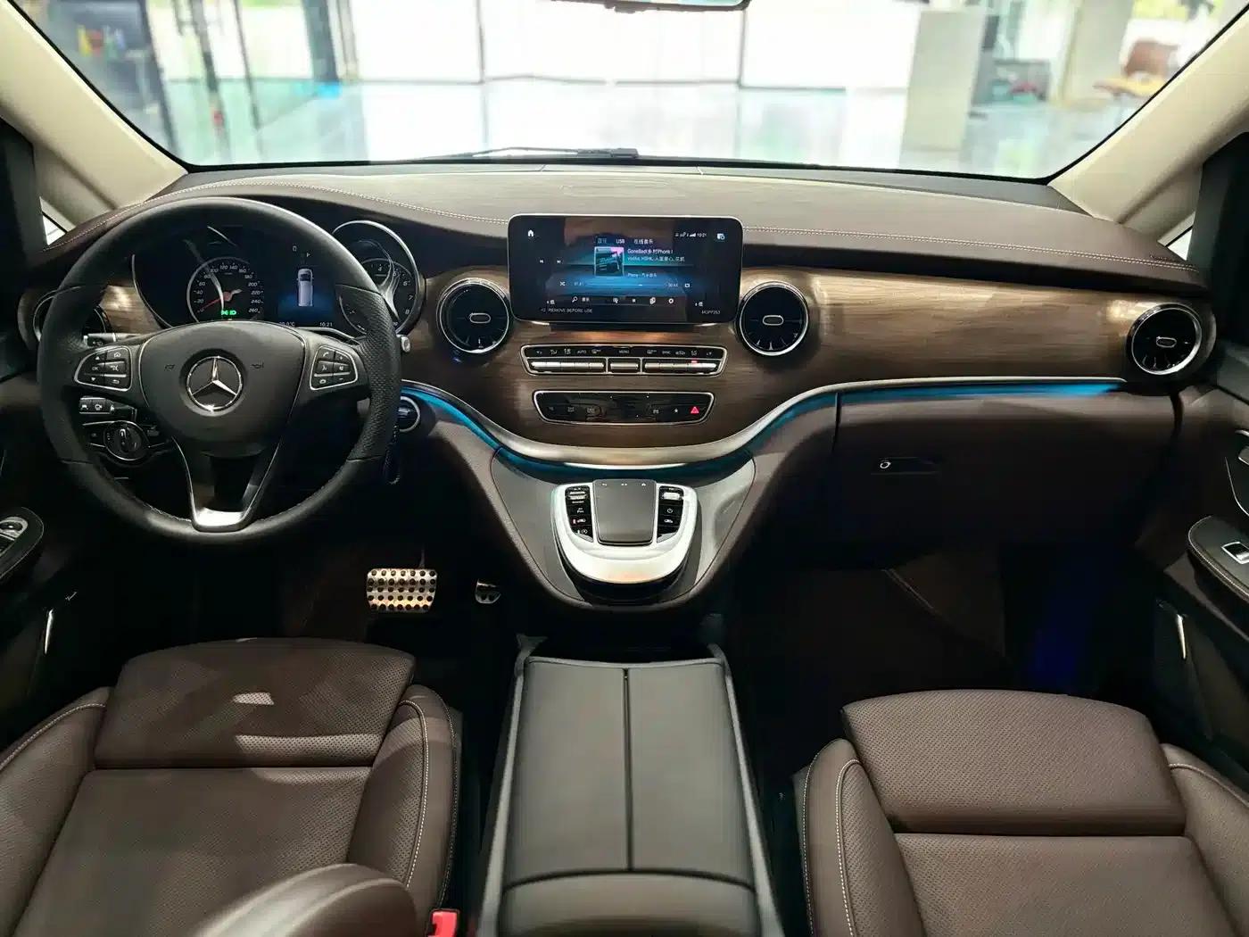 Mercedes-Benz V-Class 2022 V 260 L Long Wheelbase Luxury Edition — миниатюра 6