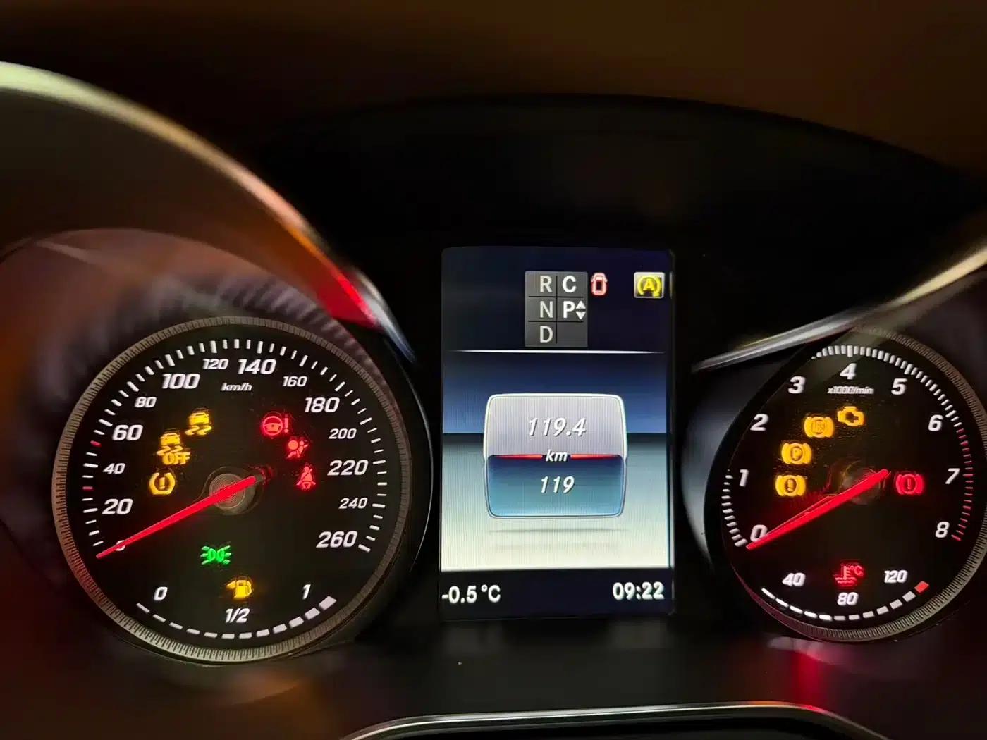Mercedes-Benz V-Class (Imported) 2020 V 250 L — миниатюра 4