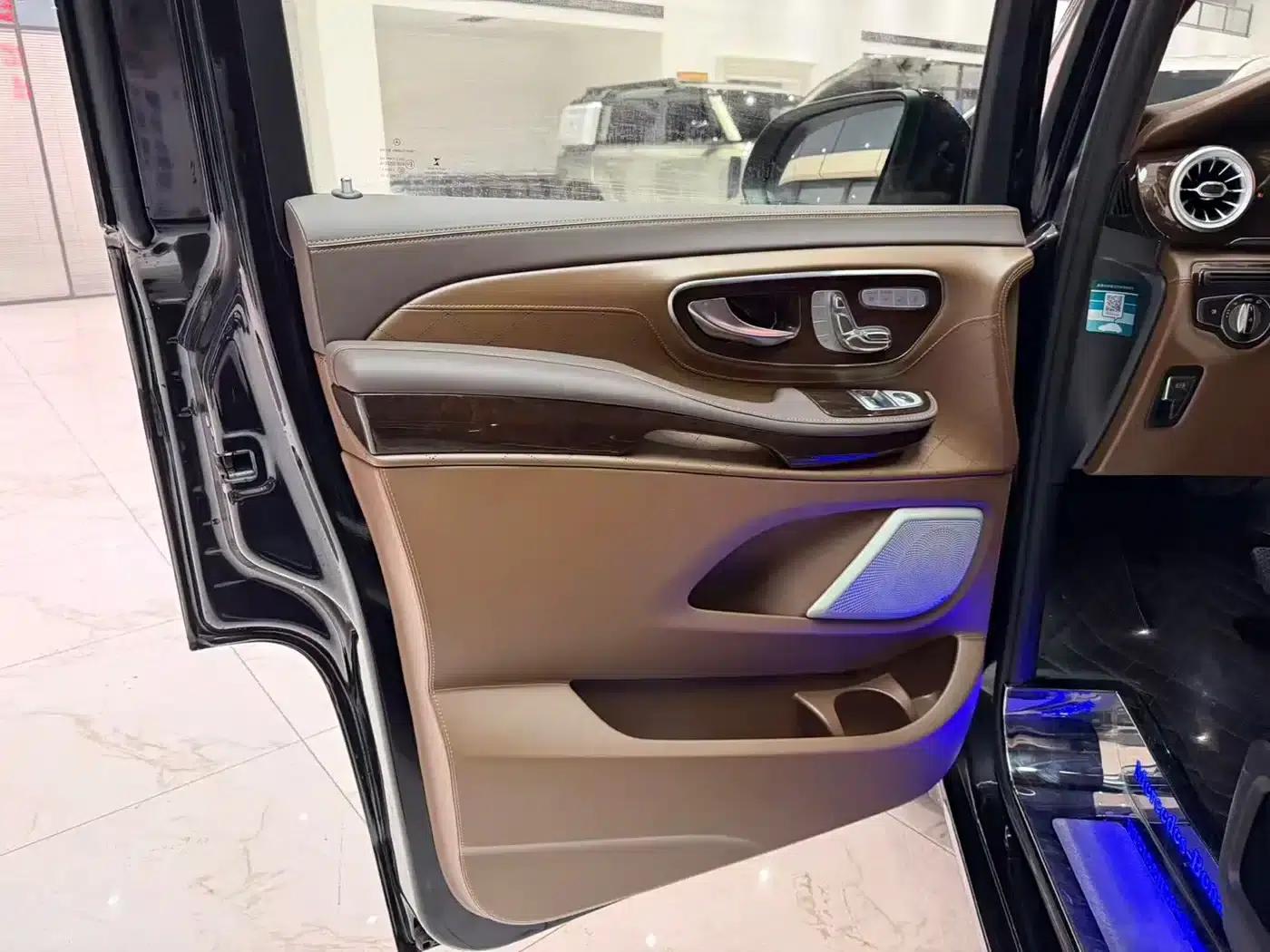 Mercedes-Benz V-Class (Imported) 2020 V 250 L — миниатюра 7