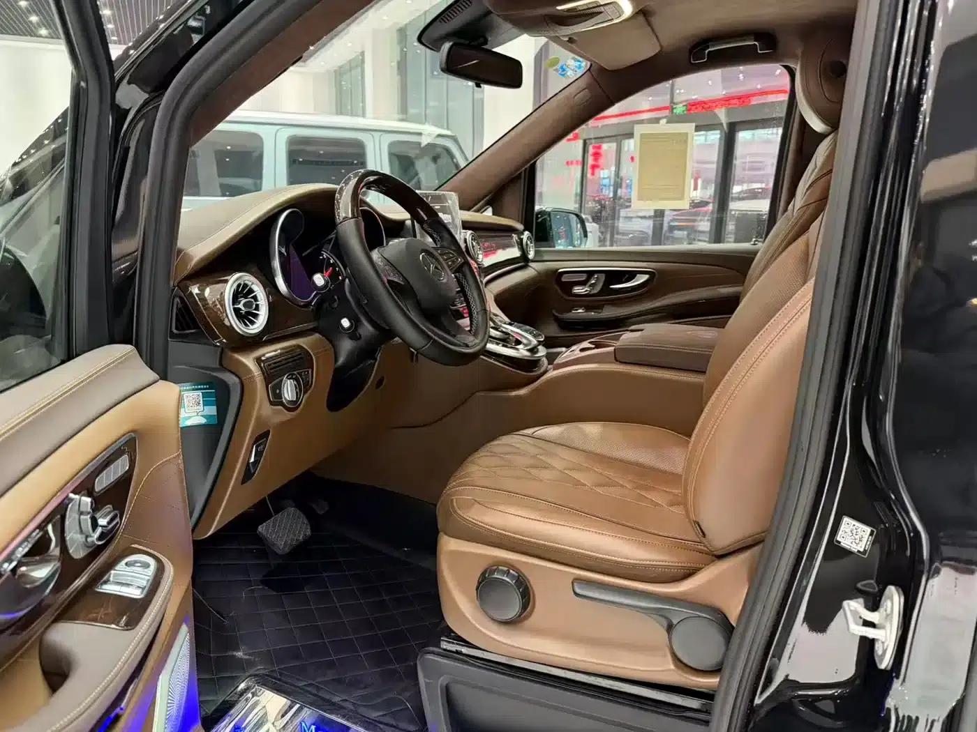 Mercedes-Benz V-Class (Imported) 2020 V 250 L — миниатюра 8