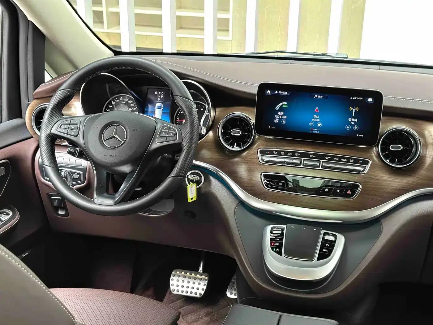 Mercedes-Benz V-Class 2022 V 260 L Long Wheelbase Luxury Edition — миниатюра 17