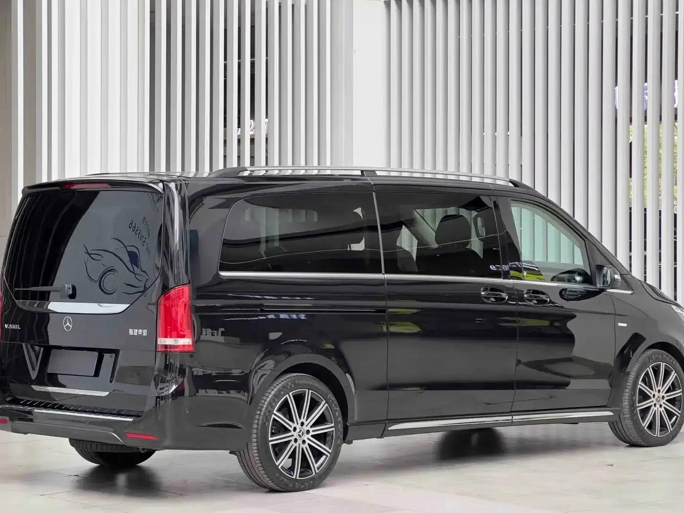 Mercedes-Benz V-Class 2022 V 260 L Long Wheelbase Luxury Edition — миниатюра 4