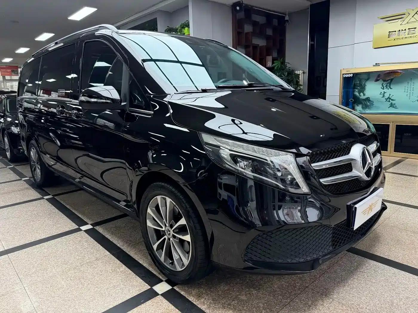 Mercedes-Benz V-Class 2021 V 260 Navigator Edition — миниатюра 1