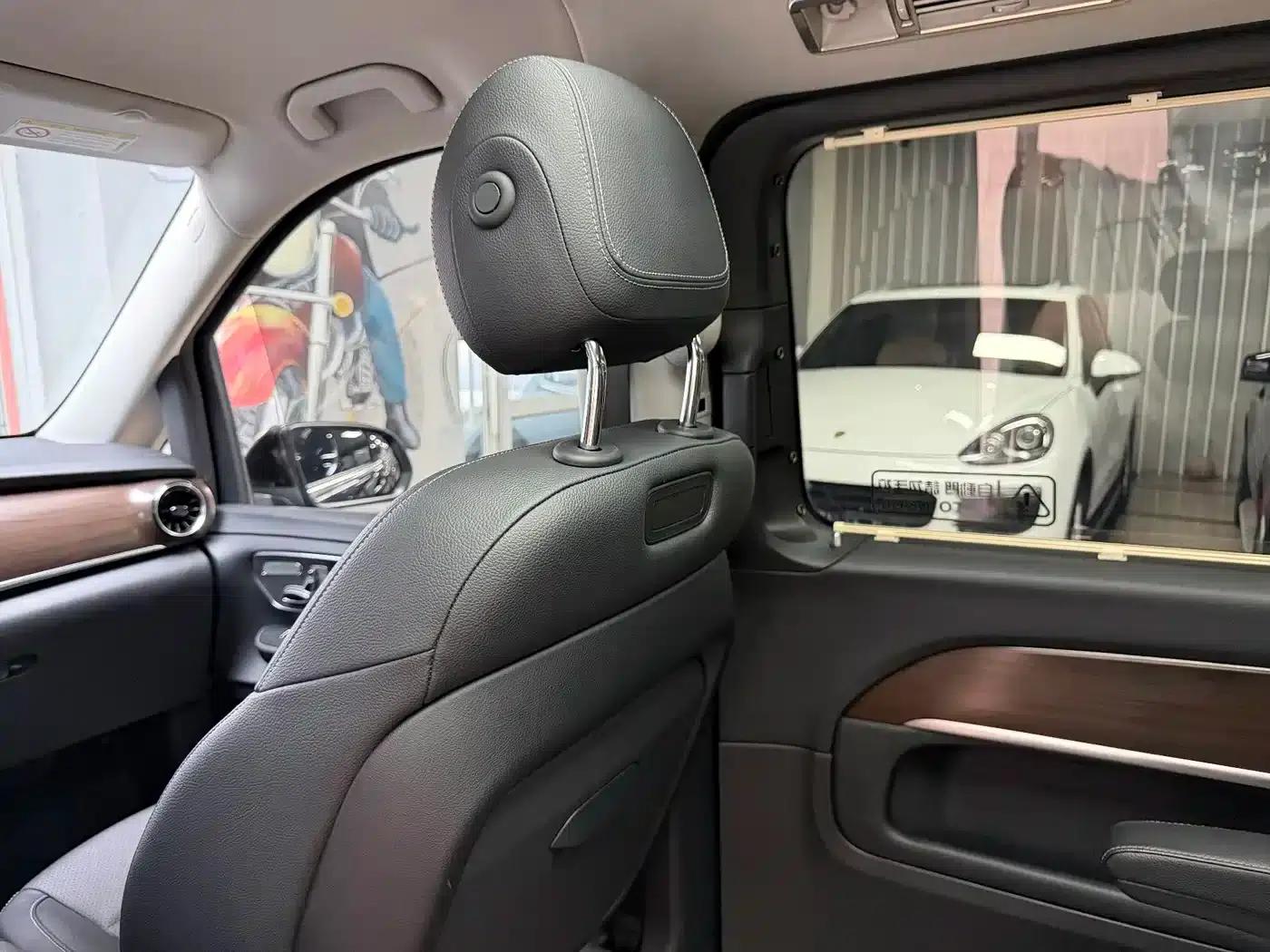 Mercedes-Benz V-Class 2021 V 260 Navigator Edition — миниатюра 19