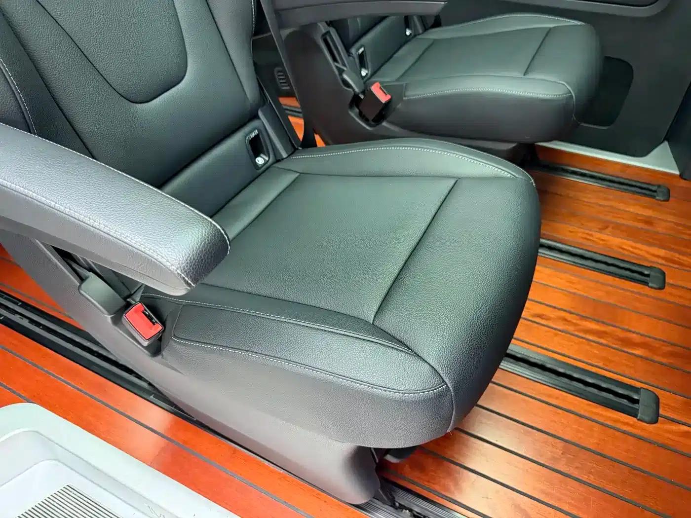 Mercedes-Benz V-Class 2021 V 260 Navigator Edition — миниатюра 21