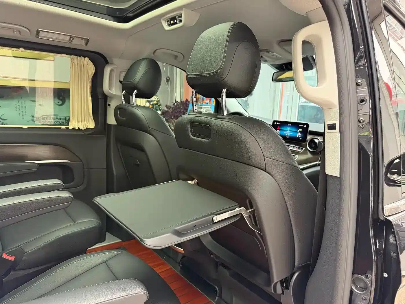 Mercedes-Benz V-Class 2021 V 260 Navigator Edition — миниатюра 22