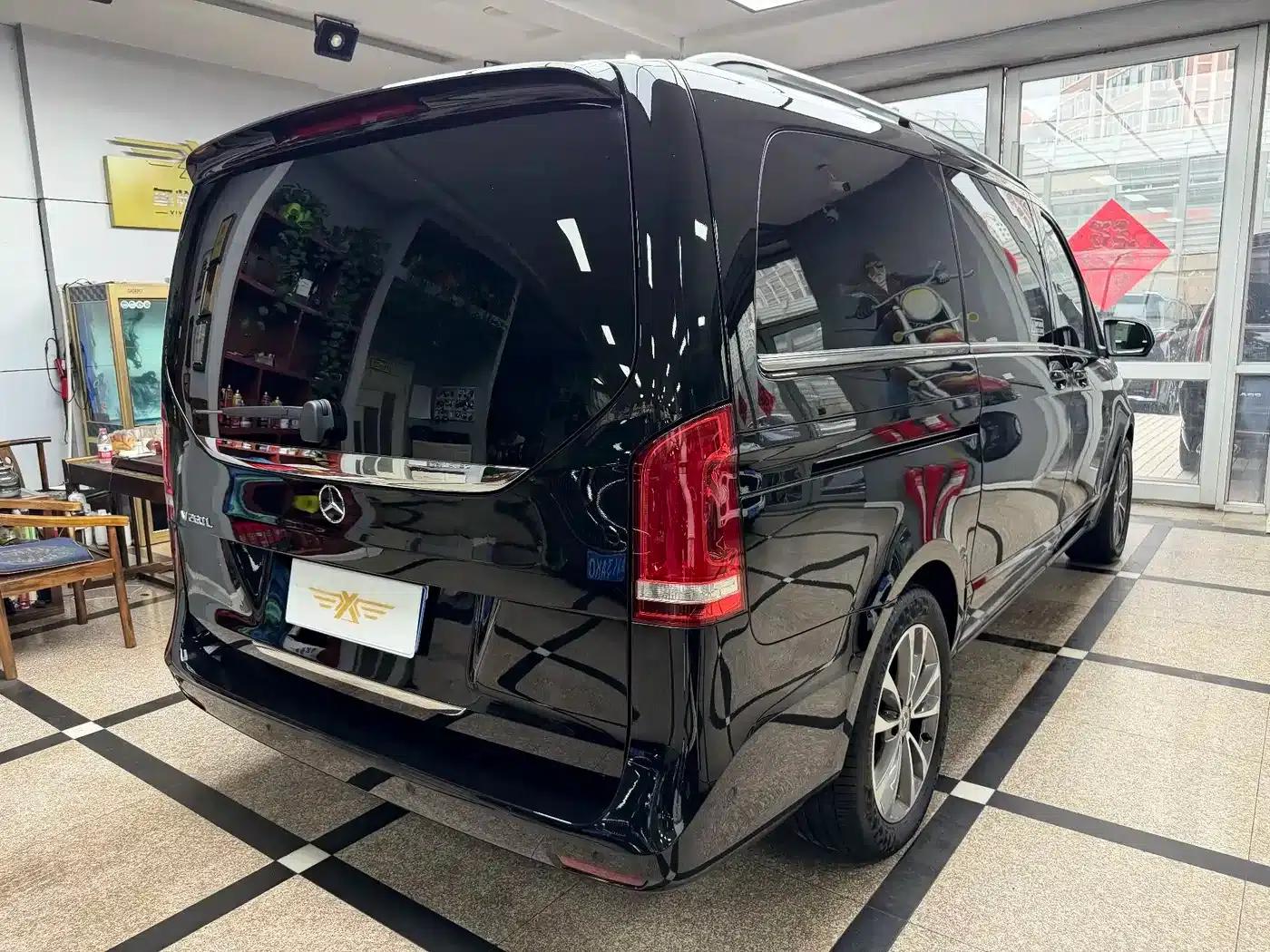 Mercedes-Benz V-Class 2021 V 260 Navigator Edition — миниатюра 6