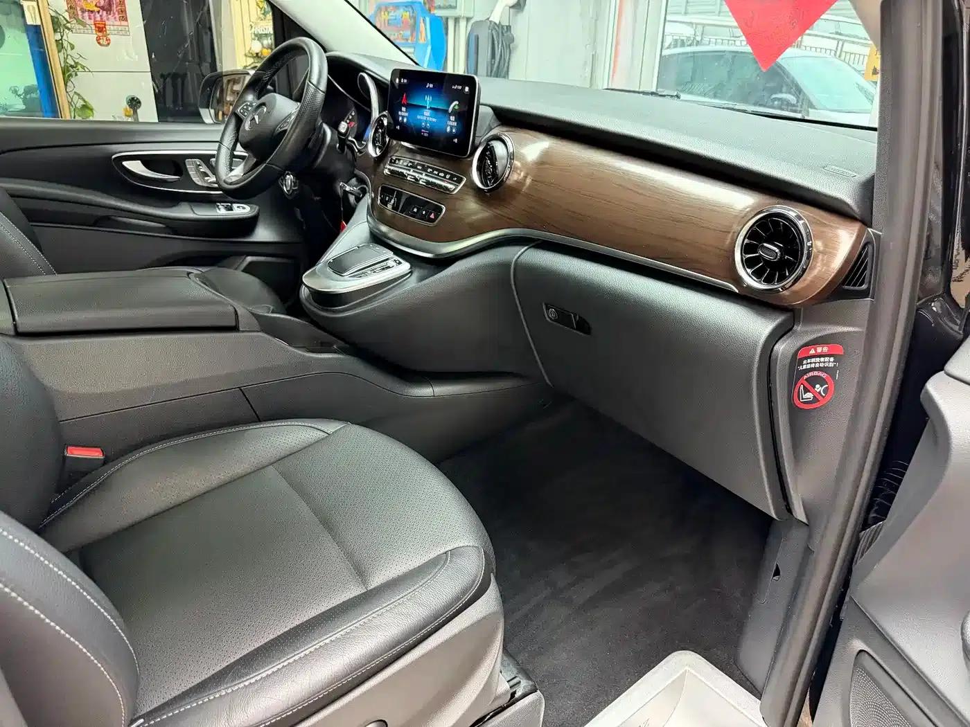 Mercedes-Benz V-Class 2021 V 260 Navigator Edition — миниатюра 7