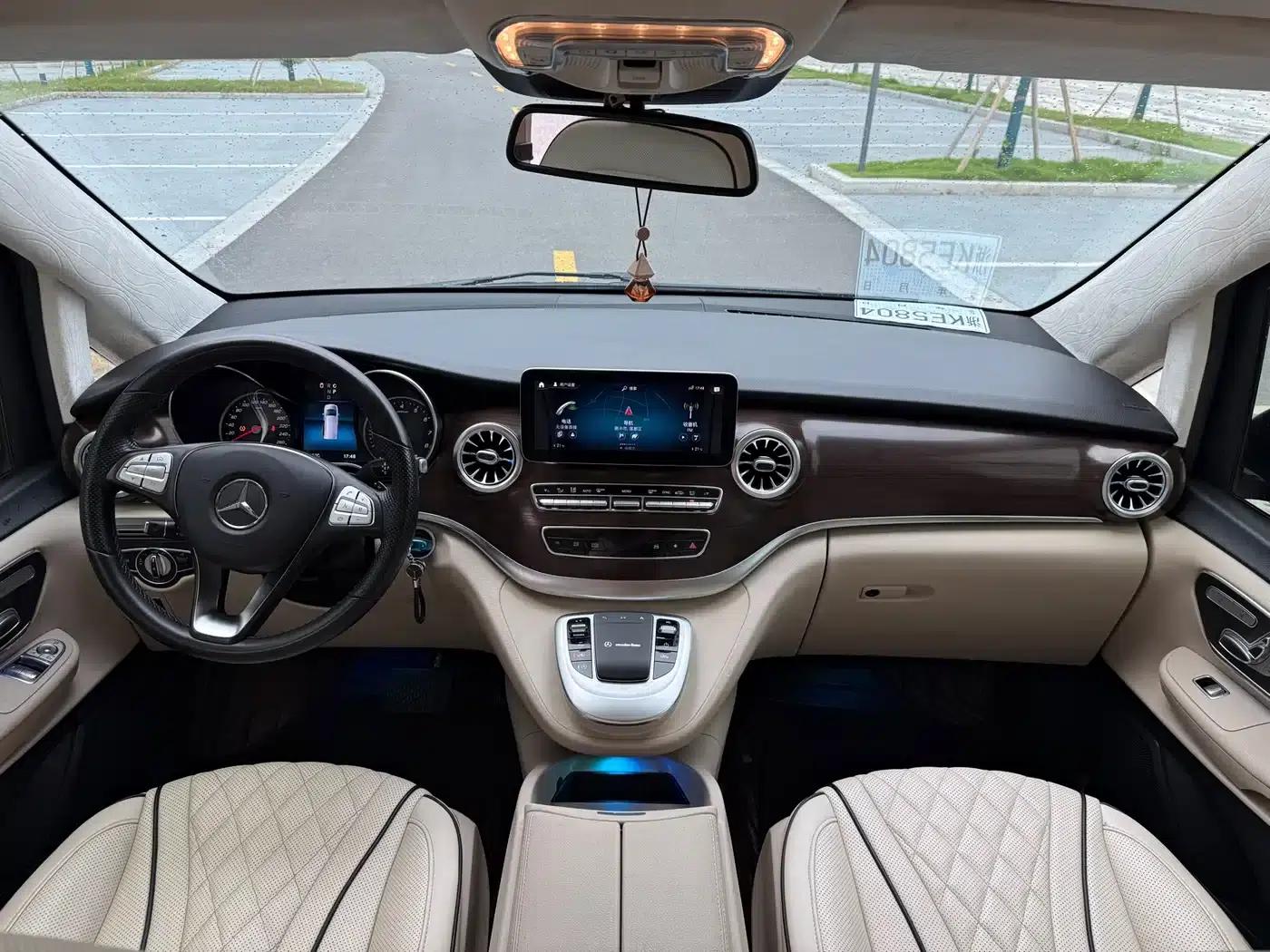Mercedes-Benz V-Class 2021 V 260 Premium Edition — миниатюра 11