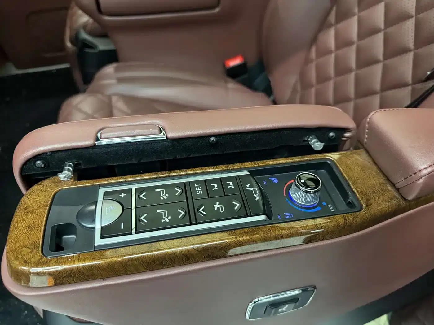 Mercedes-Benz V-Class (Imported) 2020 V 250 Middle East Edition — миниатюра 11