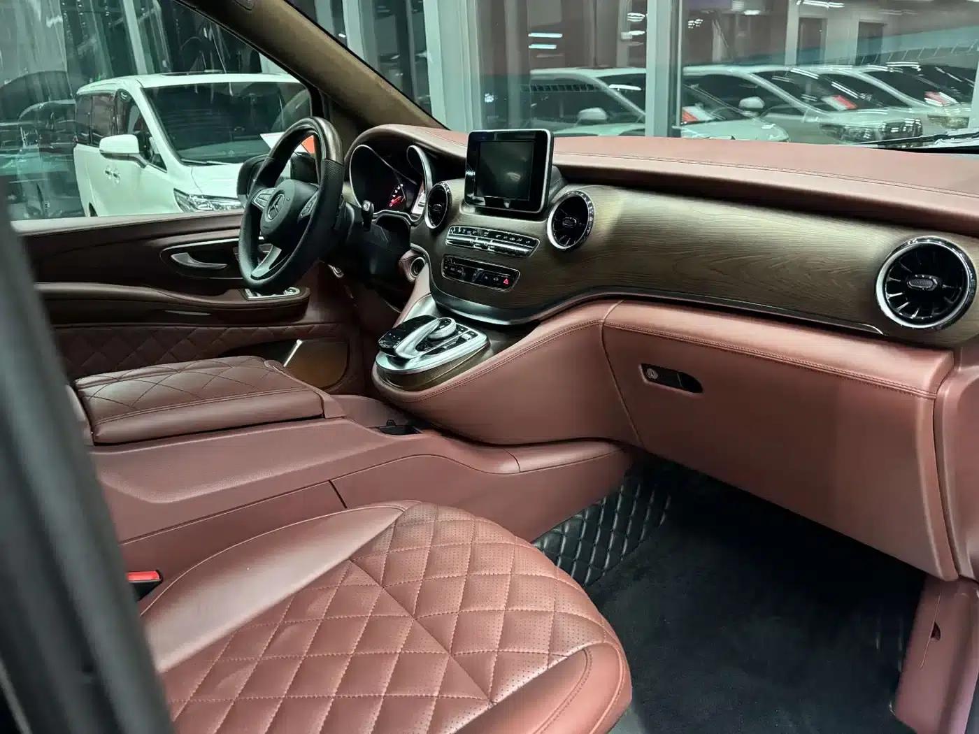 Mercedes-Benz V-Class (Imported) 2020 V 250 Middle East Edition — миниатюра 14