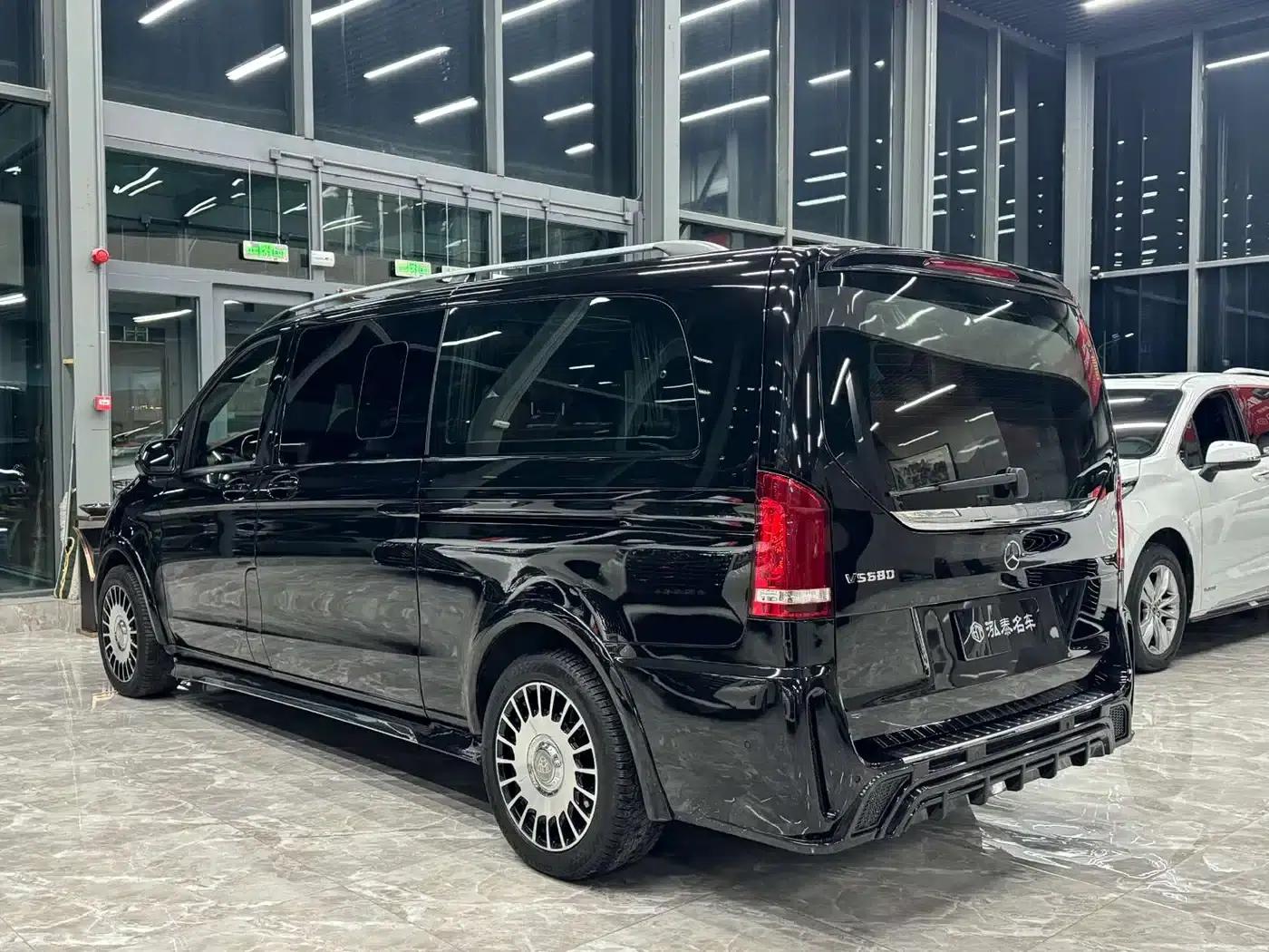 Mercedes-Benz V-Class (Imported) 2020 V 250 Middle East Edition — миниатюра 4
