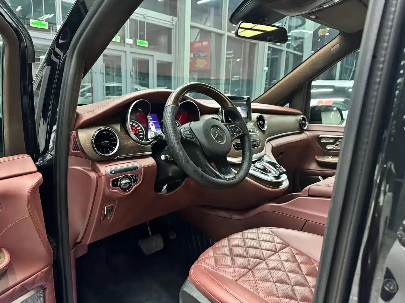 Mercedes-Benz V-Class (Imported) 2020 V 250 Middle East Edition — миниатюра 7