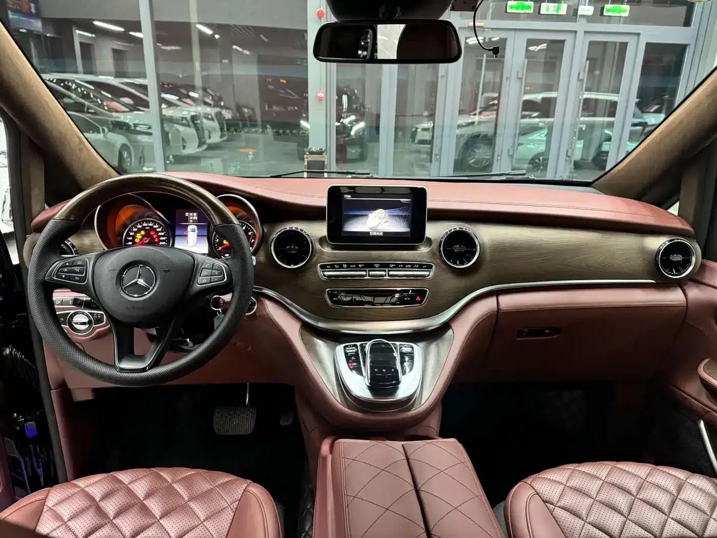 Mercedes-Benz V-Class (Imported) 2020 V 250 Middle East Edition — миниатюра 8