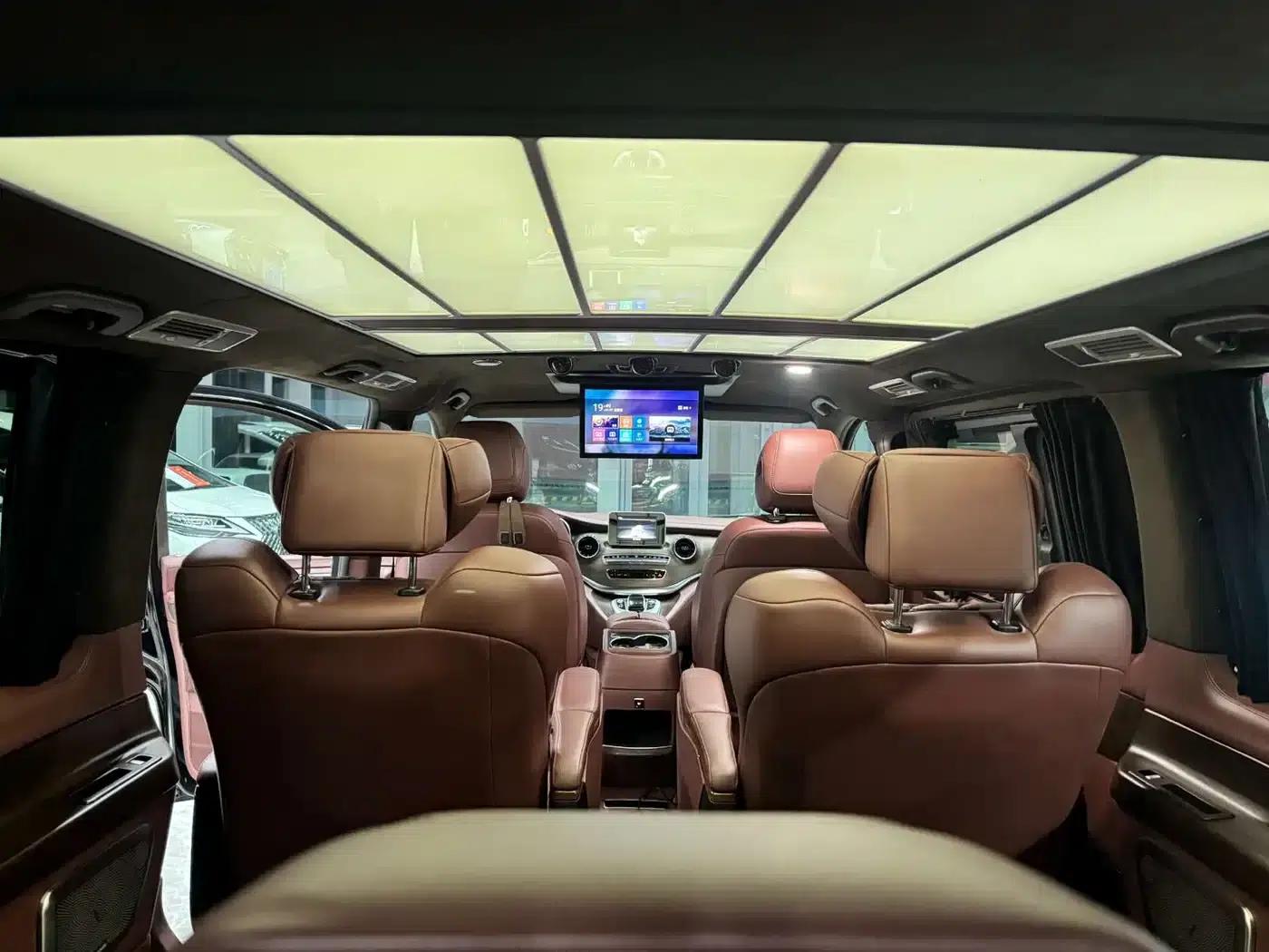 Mercedes-Benz V-Class (Imported) 2020 V 250 Middle East Edition — миниатюра 10