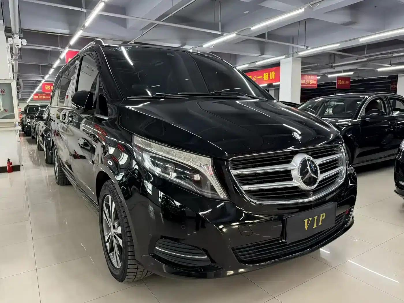 Mercedes-Benz V-Class 2016 V 260 Premium Edition — миниатюра 1