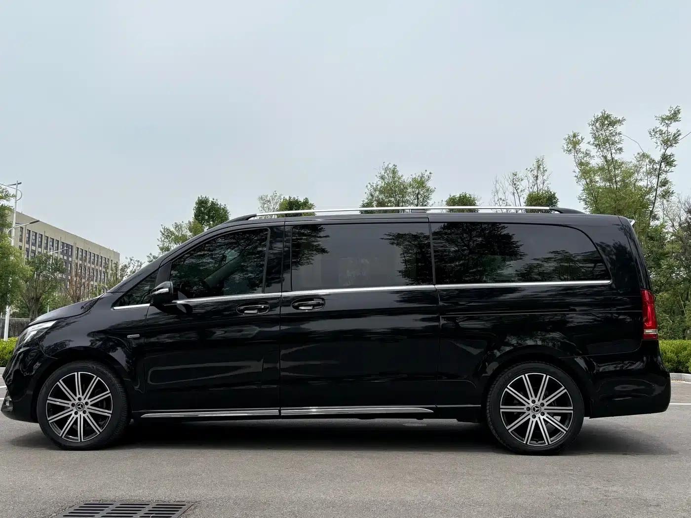 Mercedes-Benz V-Class 2022 V 260 L Long Wheelbase Luxury Edition — миниатюра 16