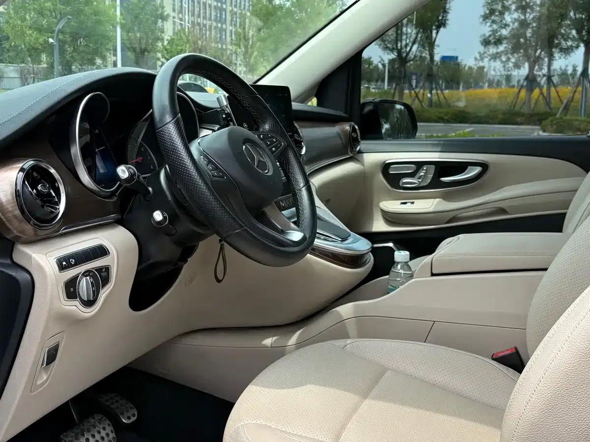 Mercedes-Benz V-Class 2022 V 260 L Long Wheelbase Luxury Edition — миниатюра 5