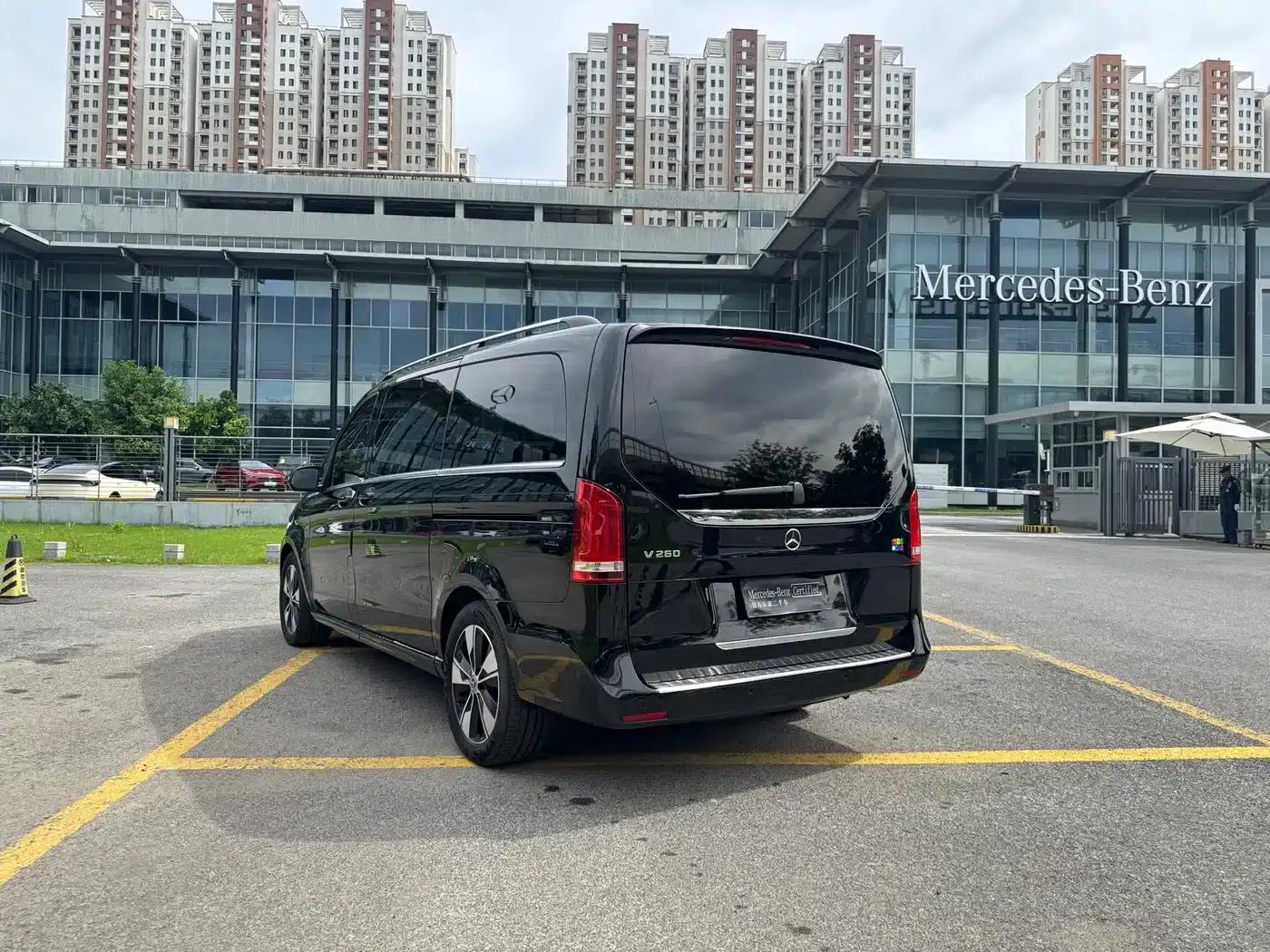 Mercedes-Benz V-Class 2020 V 260 Premium Edition — миниатюра 23