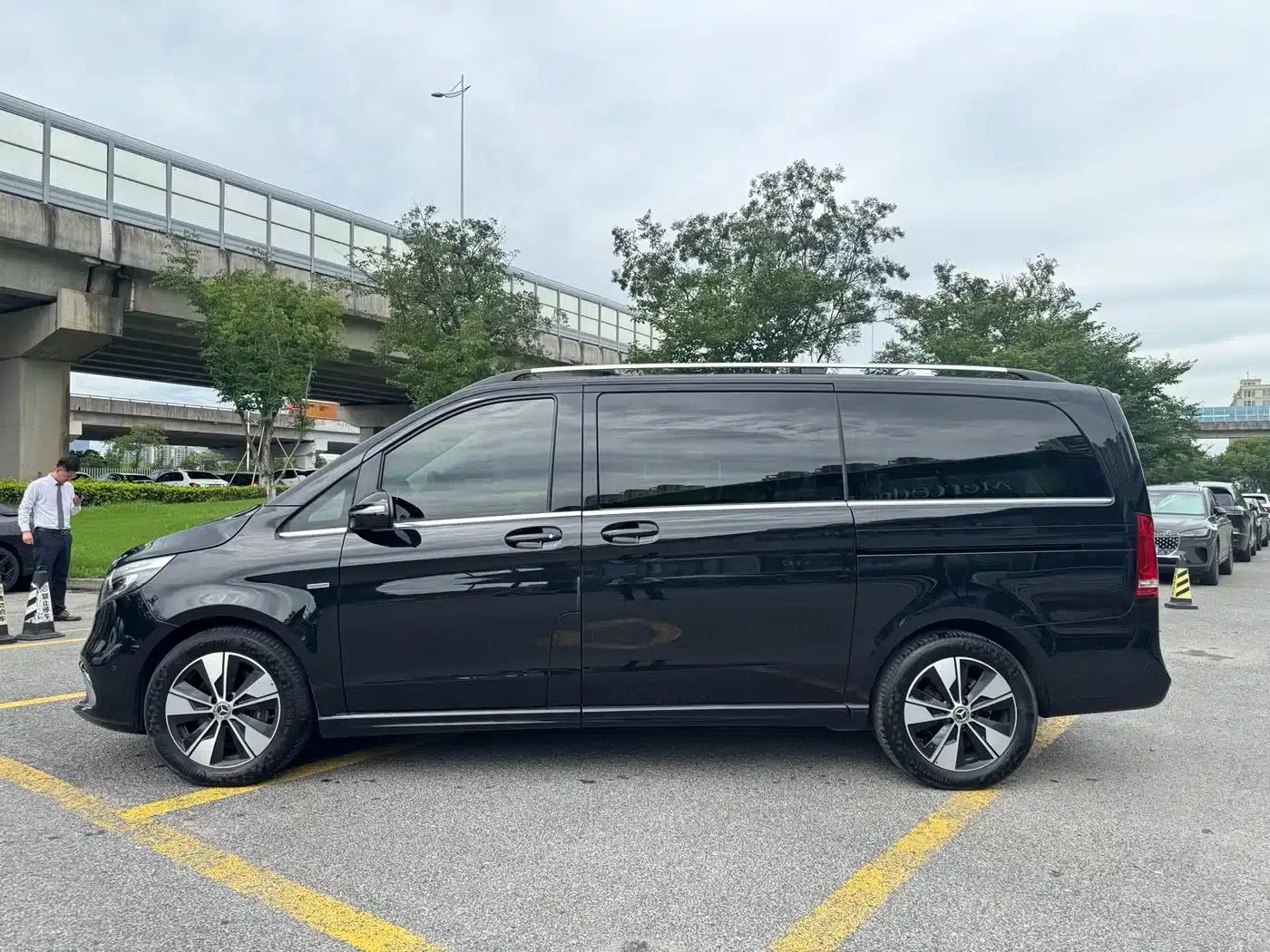 Mercedes-Benz V-Class 2020 V 260 Premium Edition — миниатюра 4