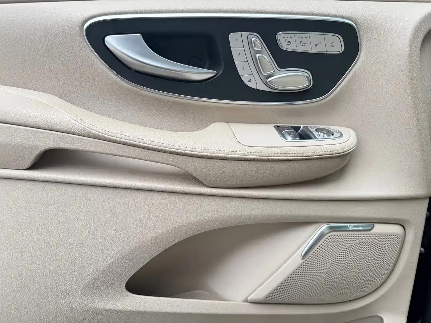 Mercedes-Benz V-Class 2020 V 260 Premium Edition — миниатюра 7