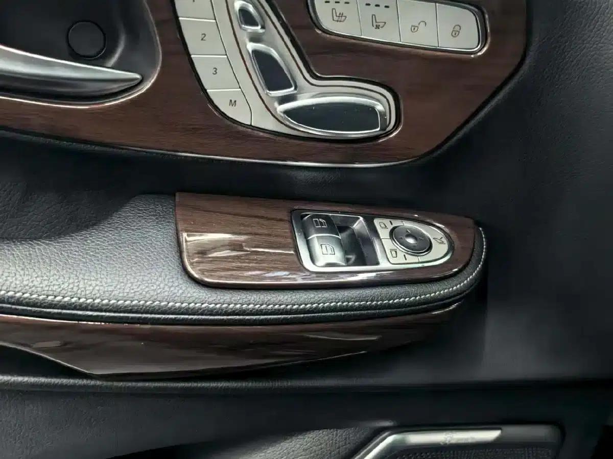 Mercedes-Benz V-Class 2022 V 260 Premium Edition — миниатюра 8