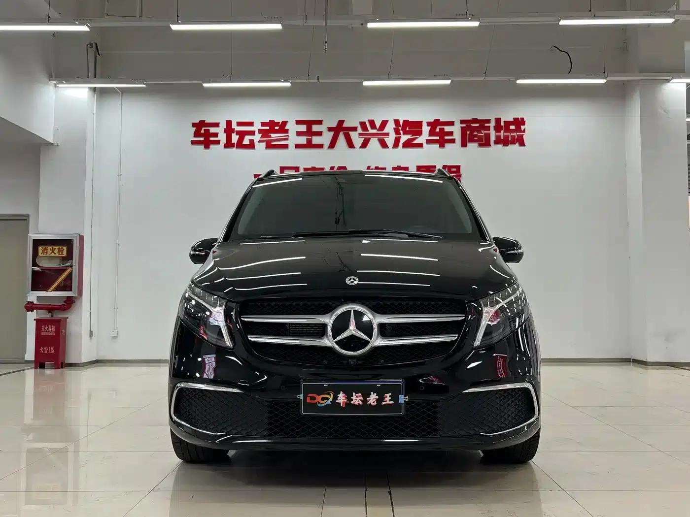 Mercedes-Benz V-Class 2022 V 260 L Long Wheelbase Premium Edition — миниатюра 2