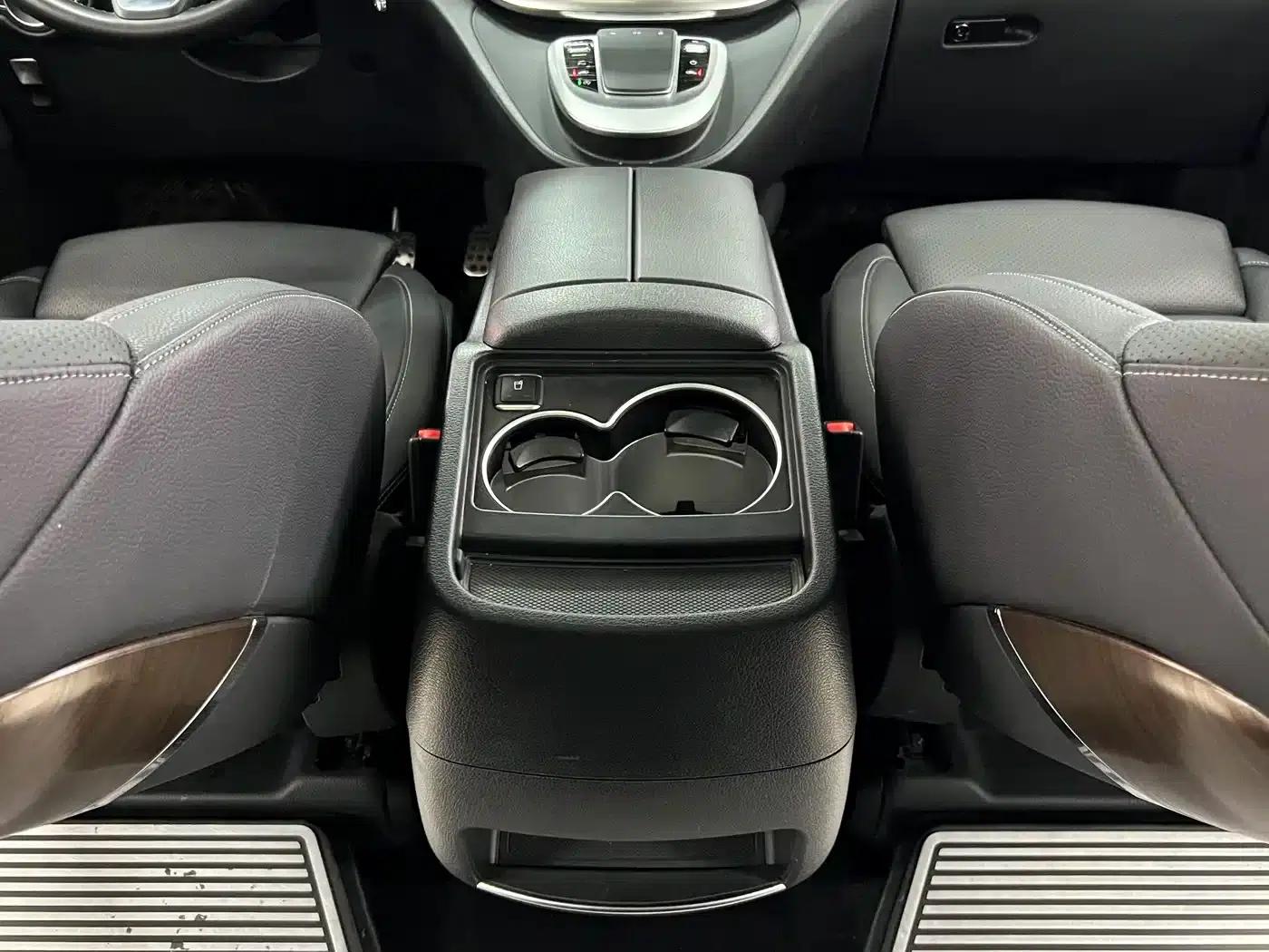 Mercedes-Benz V-Class 2022 V 260 L Long Wheelbase Premium Edition — миниатюра 13