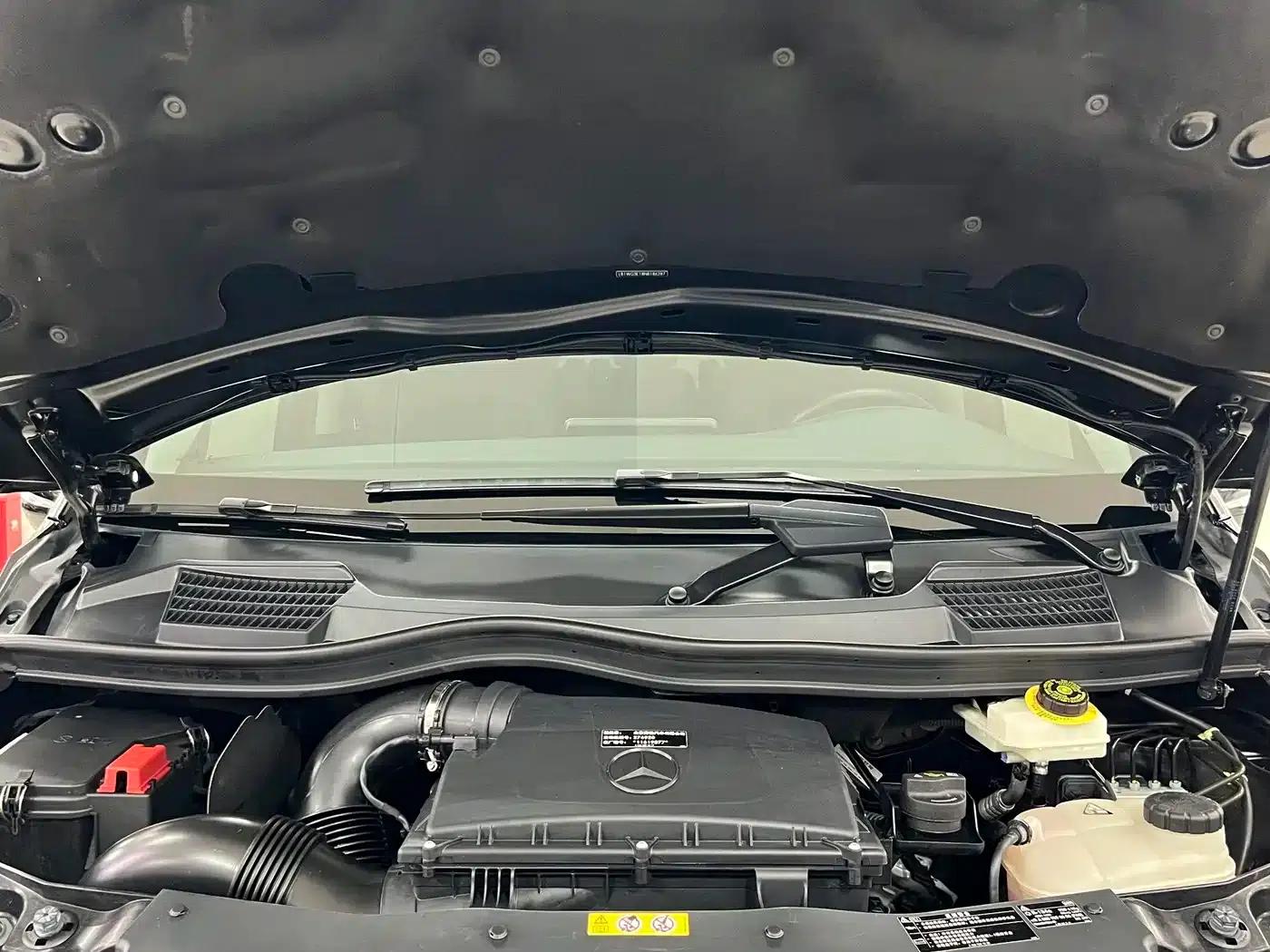 Mercedes-Benz V-Class 2022 V 260 L Long Wheelbase Premium Edition — миниатюра 16