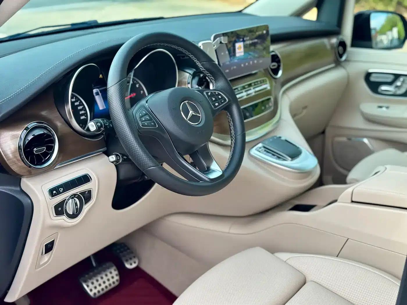 Mercedes-Benz V-Class 2022 V 260 L Long Wheelbase Luxury Edition — миниатюра 15
