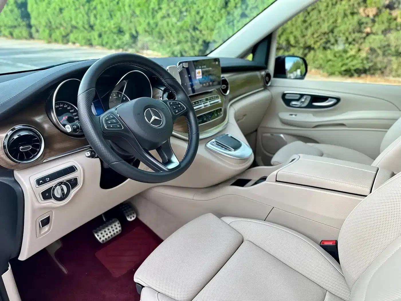 Mercedes-Benz V-Class 2022 V 260 L Long Wheelbase Luxury Edition — миниатюра 16