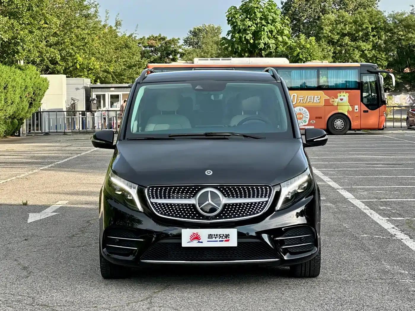 Mercedes-Benz V-Class 2022 V 260 L Long Wheelbase Luxury Edition — миниатюра 3