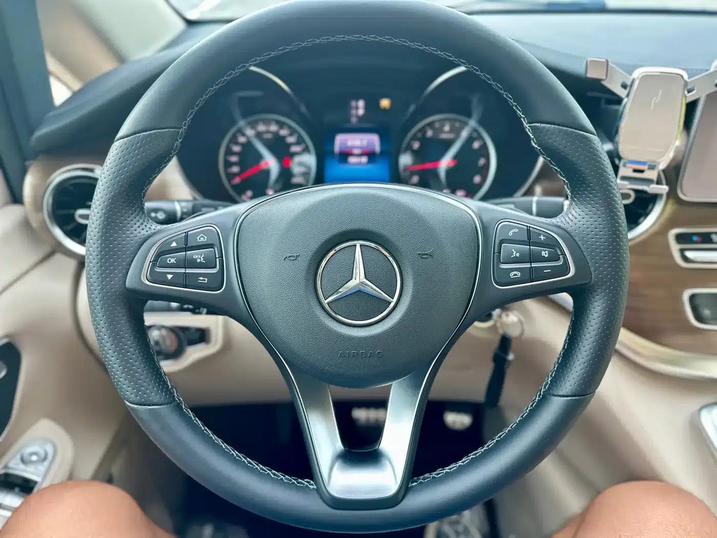 Mercedes-Benz V-Class 2022 V 260 L Long Wheelbase Luxury Edition — миниатюра 21