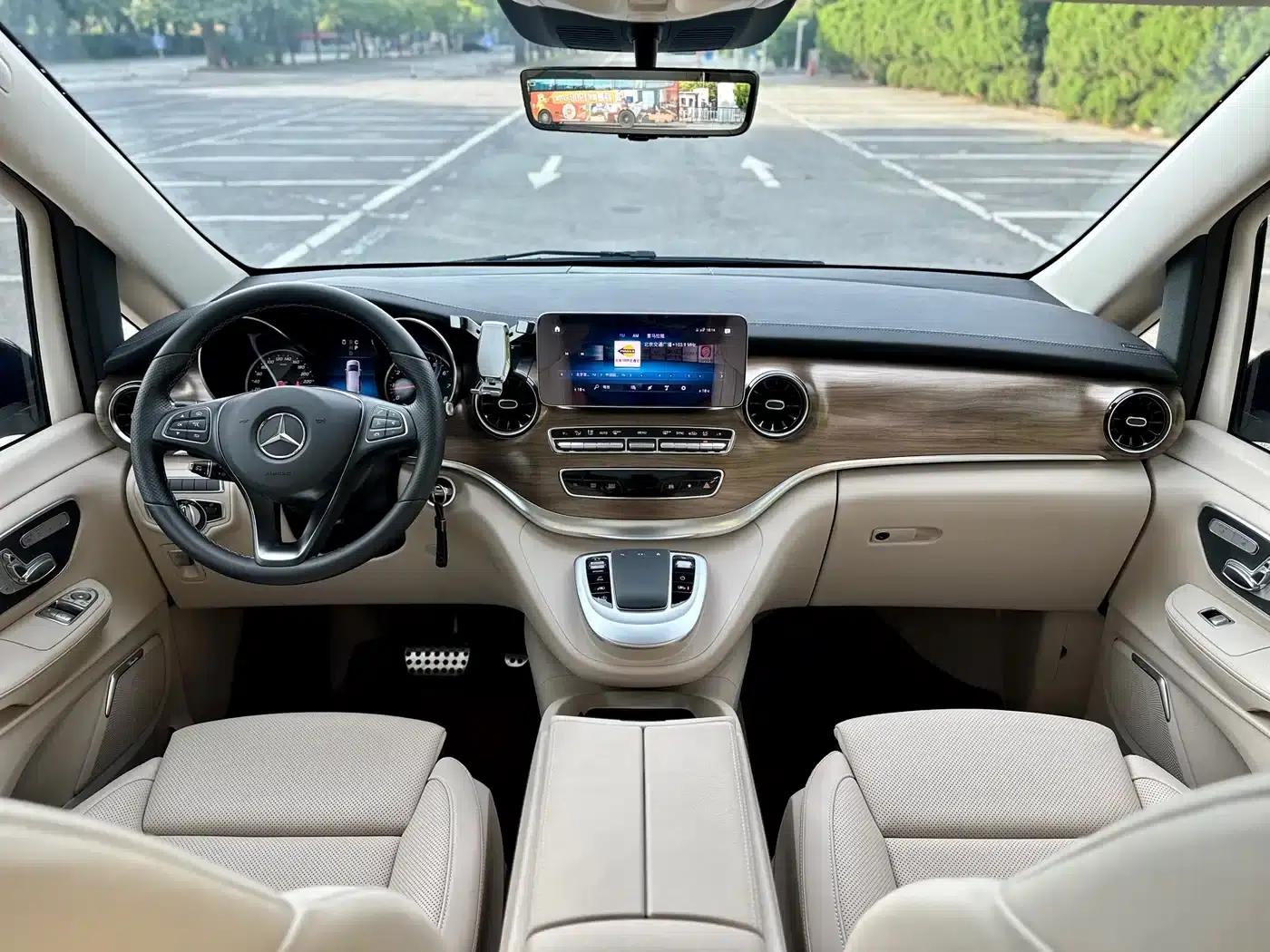 Mercedes-Benz V-Class 2022 V 260 L Long Wheelbase Luxury Edition — миниатюра 34