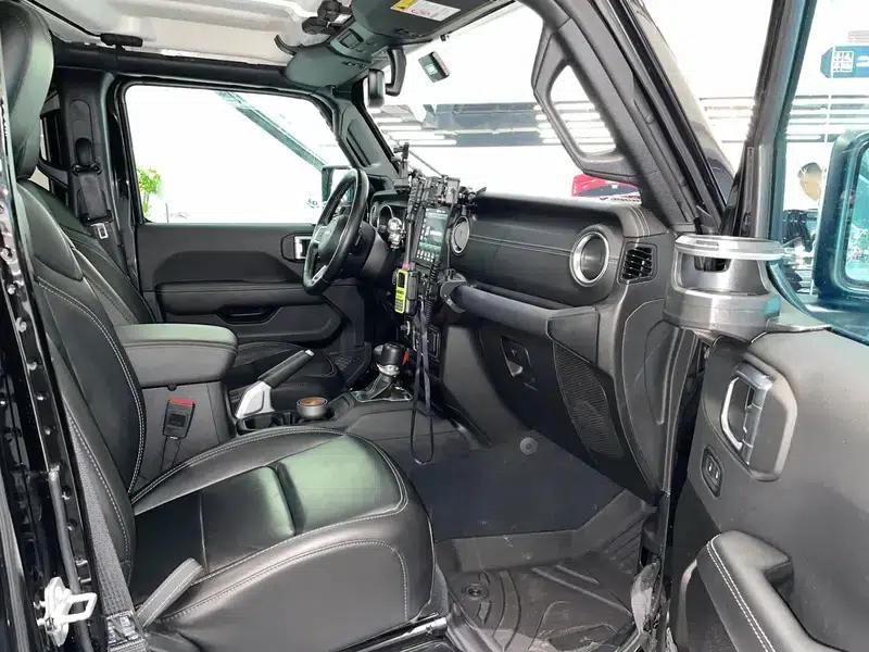 Gladiator 2022 3.6L First Edition — миниатюра 18
