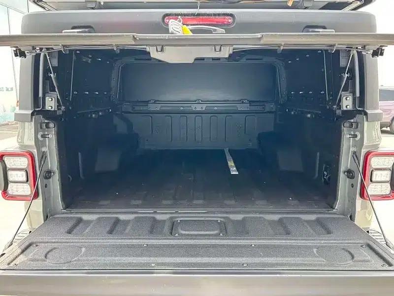 Gladiator 2022 3.6L First Edition — миниатюра 14