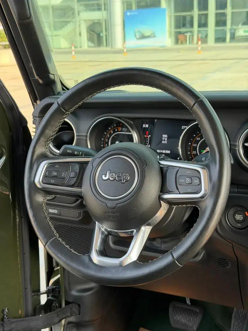 Gladiator 2022 3.6L First Edition — миниатюра 24