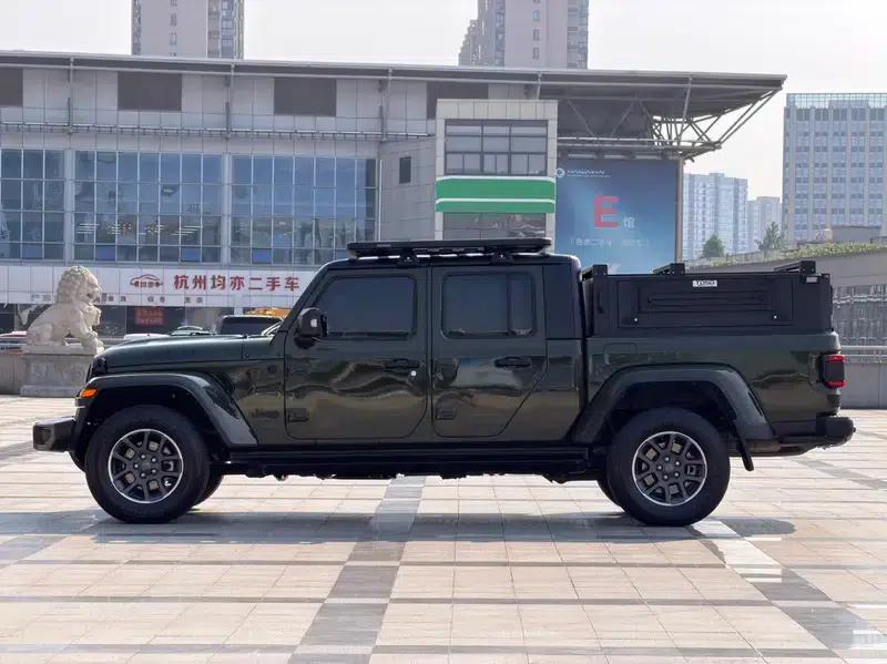 Gladiator 2022 3.6L First Edition — миниатюра 4