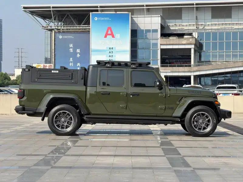 Gladiator 2022 3.6L First Edition — миниатюра 7