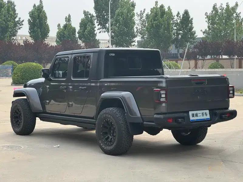 Gladiator 2022 3.6L First Edition — миниатюра 4